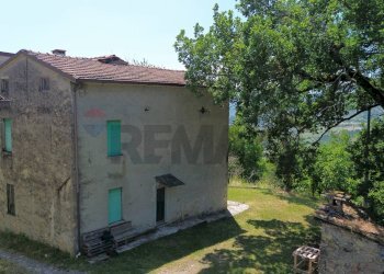 ESTERNO PALAZZINA - Casa indipendente LOCALITA RIVIANO
1, Varano de' Melegari - foto 9