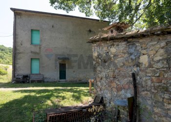 ESTERNO PALAZZINA - Casa indipendente LOCALITA RIVIANO
1, Varano de' Melegari - foto 11
