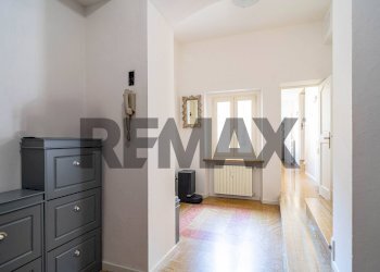 Hall / corridoio - Apartment Strada Matteo Renato Imbriani
 
15, Parma - photo 5