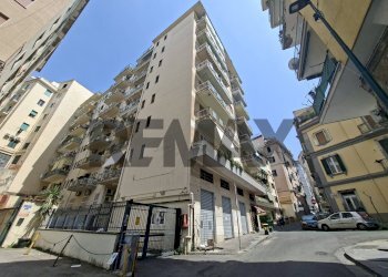 Edificio all\'aperto - One-room apartment Via Torrione San Martino
 
51, Napoli - photo 2