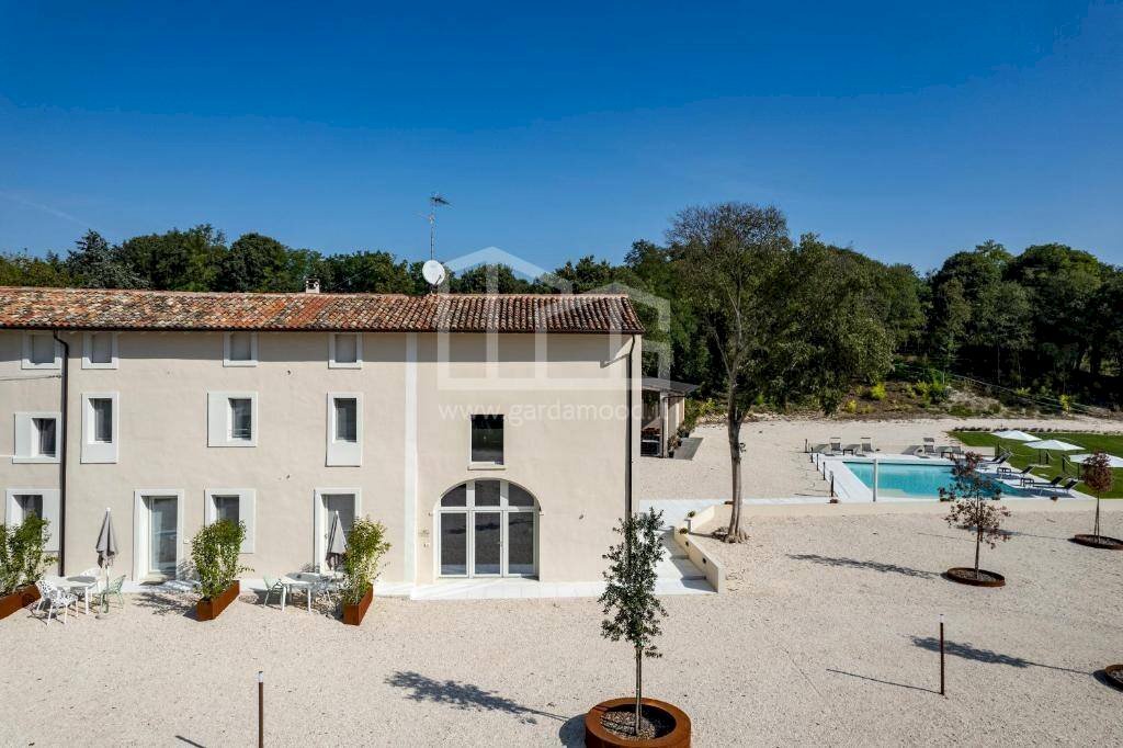 Foto 1 - Villa strada montagnoli
 
32, Volta Mantovana - photo 1
