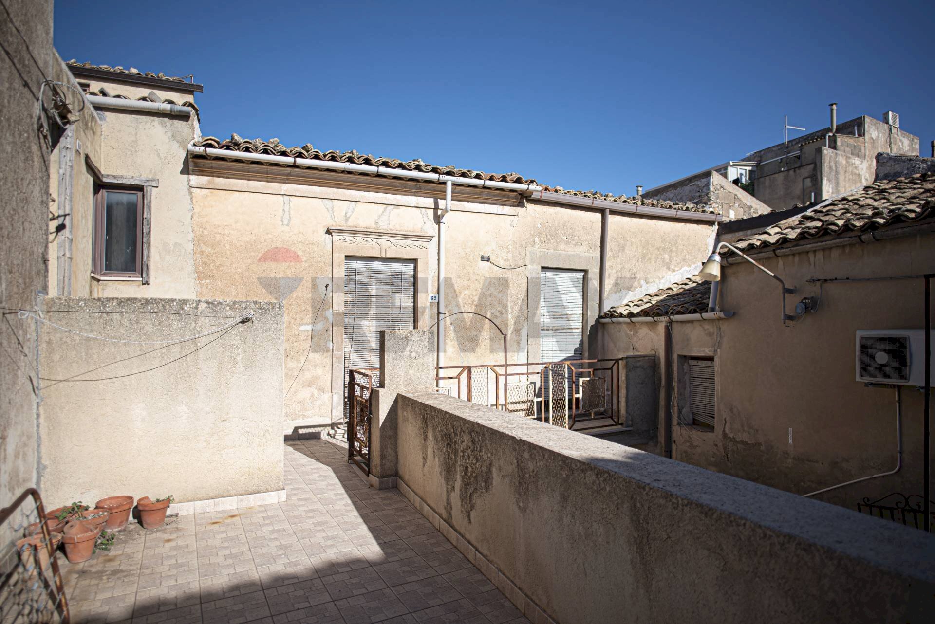 Terrazza - Casa indipendente via Cairoli
34, Licodia Eubea - foto 3