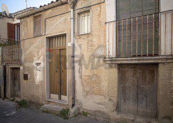 Edificio all\'aperto - Casa indipendente via Cairoli
 
34, Licodia Eubea - foto 1