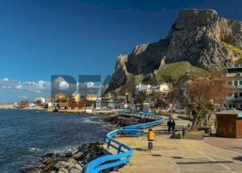 Vista dell\'acqua - Trilocale Piazza Sferracavallo
13, Palermo - foto 2