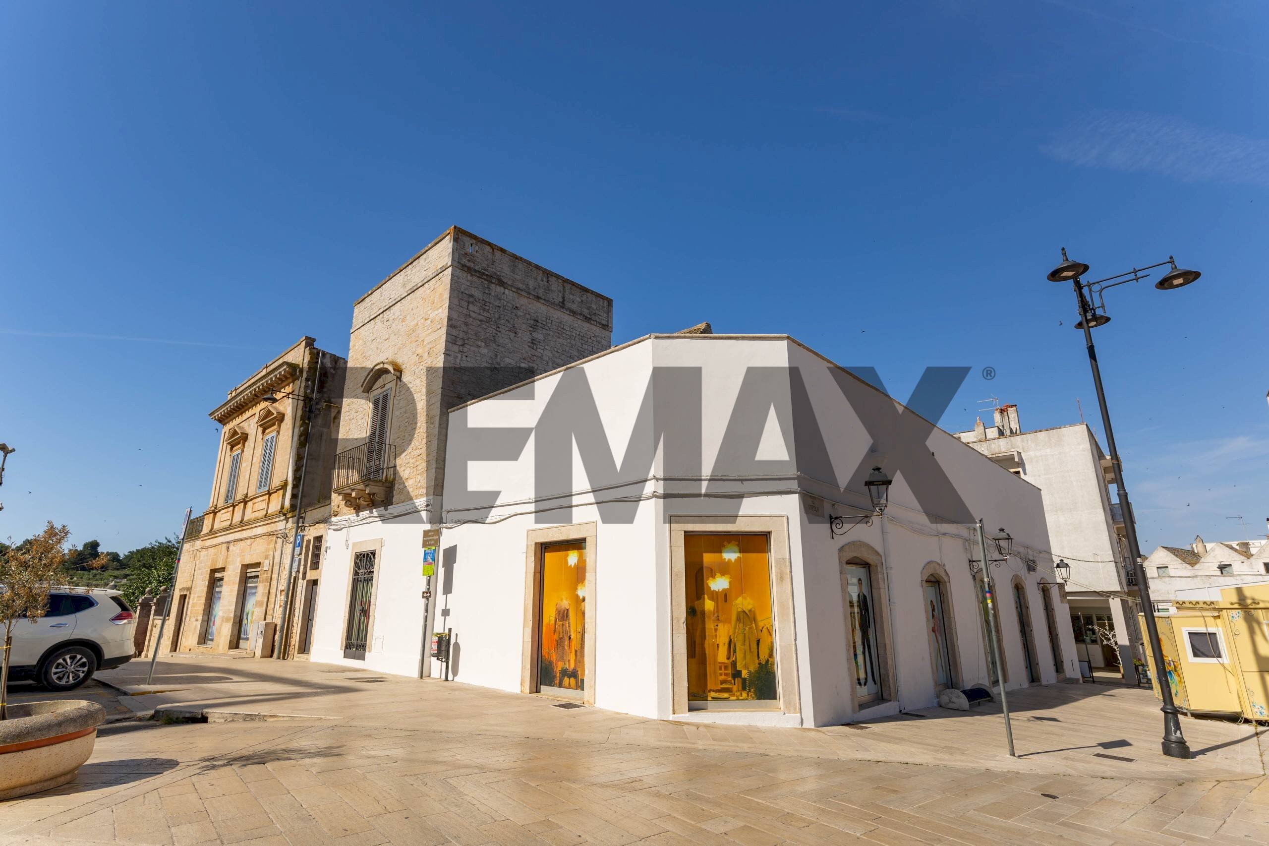 Edificio all\'aperto - Casa indipendente Piazza Conte Giangirolamo
-, Alberobello - foto 2