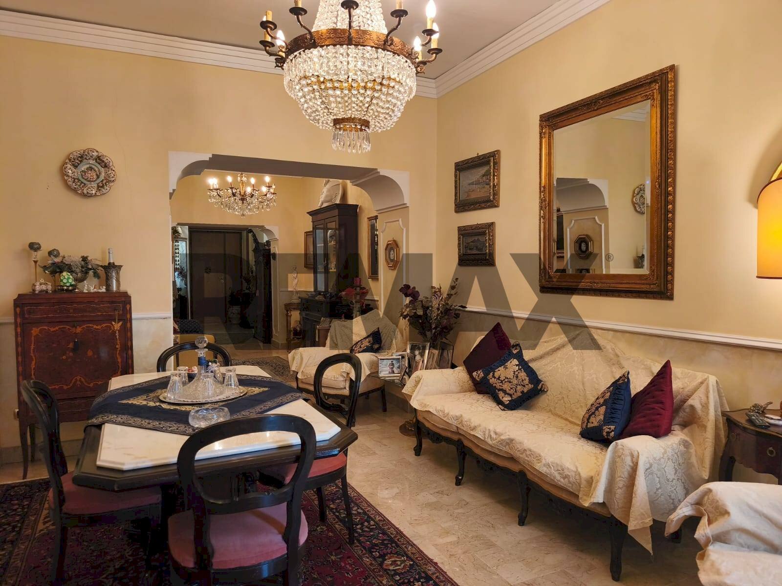 Sala da pranzo - Appartamento Corso Vittorio Emanuele
 
178, Napoli - foto 3