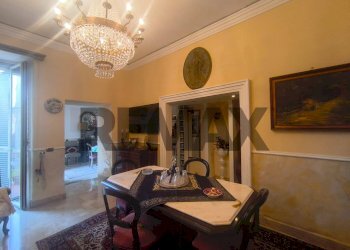 Sala da pranzo - Appartamento Corso Vittorio Emanuele
 
178, Napoli - foto 7
