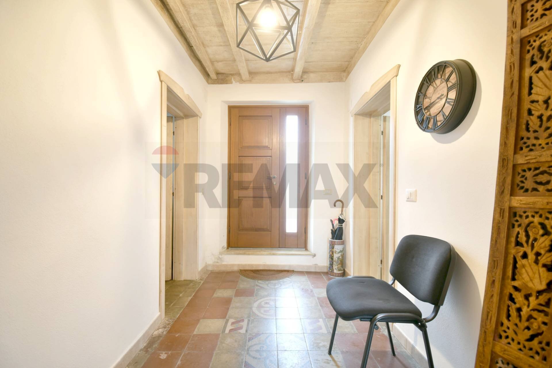 Hall / corridoio - Independent house Via Roma
 
74, Vallermosa - photo 1