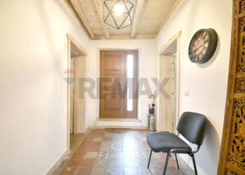 Hall / corridoio - Independent house Via Roma
 
74, Vallermosa - photo 1