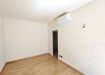 Camera da letto - Three-room apartment via Principe Eugenio, 20, Milano - photo 19