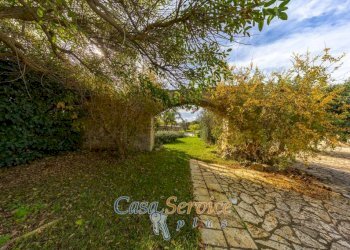 Giardino - Villa contrada Ischera, Casarano - foto 18