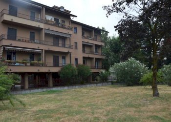 Facciata - Bilocale via Sant'Anna, 51, Parabiago - foto 2