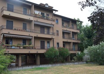Facciata - Bilocale via Sant'Anna, 51, Parabiago - foto 3