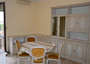 Salone - Bilocale via Sant'Anna, 51, Parabiago - foto 5