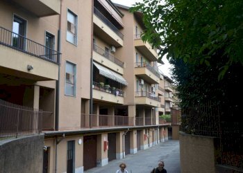 Cortile interno - Bilocale via Sant'Anna, 51, Parabiago - foto 35