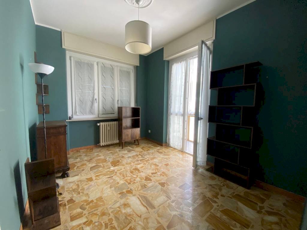 Camera da letto - Appartamento via Lorenzo Eula, 8, Mondovì - foto 3