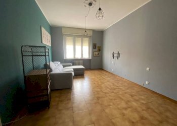 Salone - Appartamento via Lorenzo Eula, 8, Mondovì - foto 2