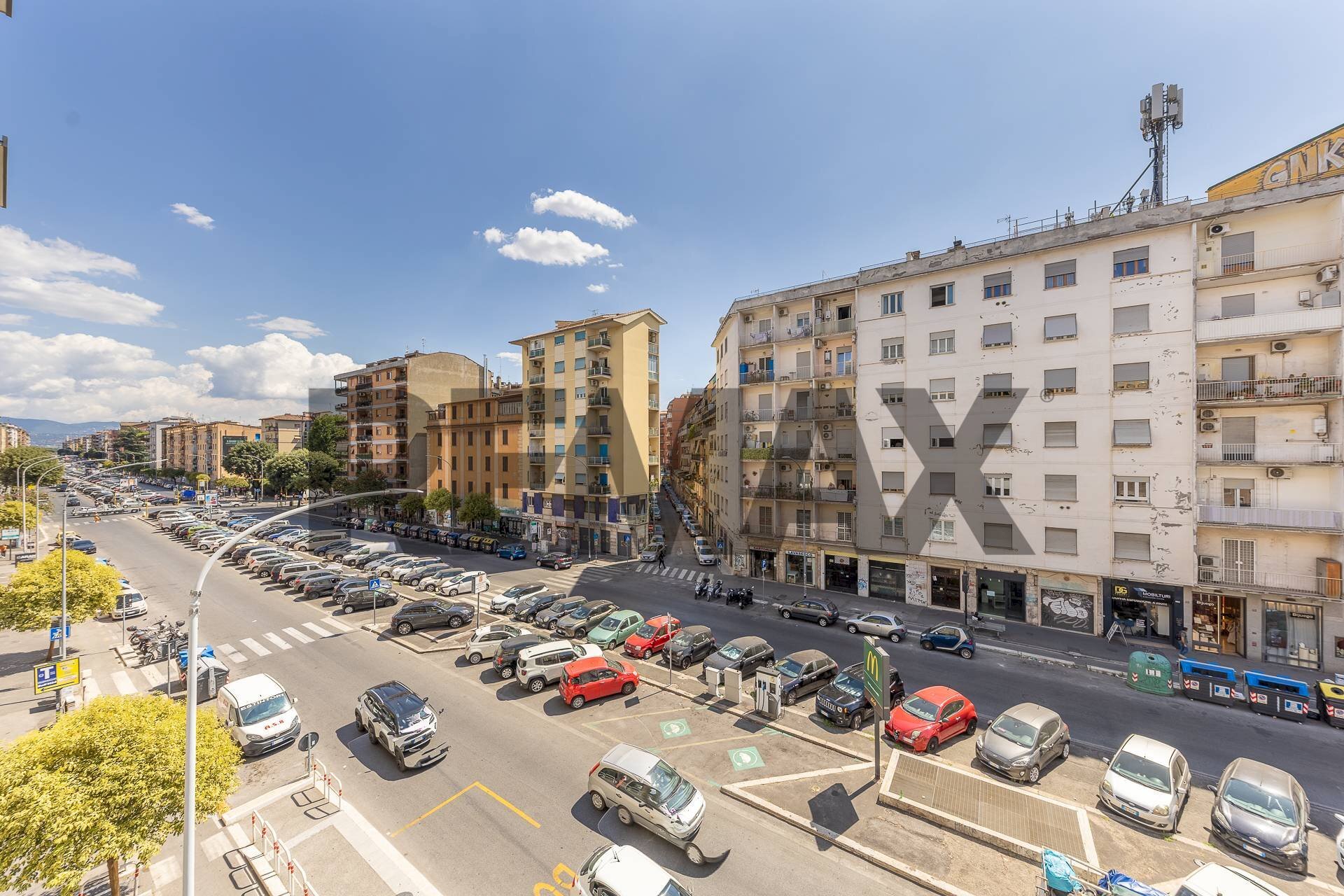 Edificio all\'aperto - Appartamento Via Tuscolana
 
687, Roma - foto 1