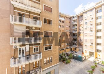 Edificio all\'aperto - Appartamento Via Tuscolana
687, Roma - foto 14