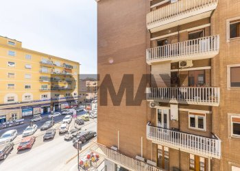 Edificio all\'aperto - Appartamento Via Tuscolana
687, Roma - foto 21