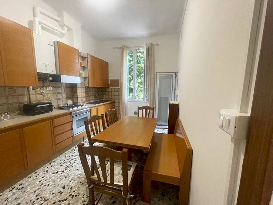 Cucina - Trilocale via Giovanni Francesco Barbieri, 84, Bologna (zona Bolognina) - foto 1