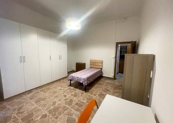Camera da letto - Trilocale via Giovanni Francesco Barbieri, 84, Bologna (zona Bolognina) - foto 10