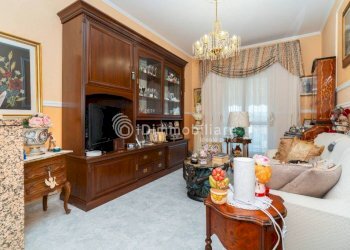 Salone - Appartamento via degli Abeti, 33, Torino (zona Falchera) - foto 1