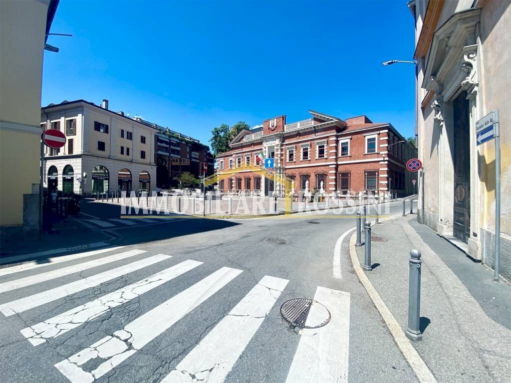 Zona - Box piazza Cacciatori delle Alpi, 1, Varese - foto 1