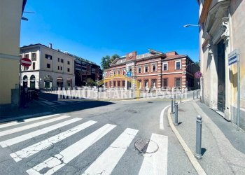Zona - Box piazza Cacciatori delle Alpi, 1, Varese - photo 1
