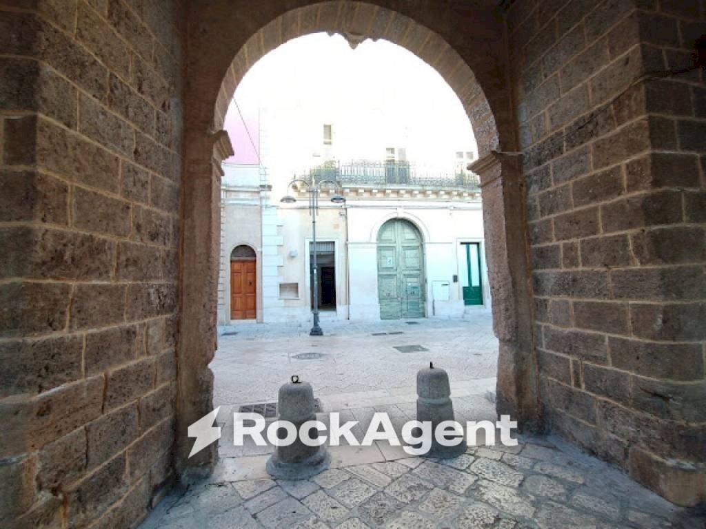Interno palazzo - Stabile - Palazzo corso Umberto, 77, Trepuzzi - foto 2