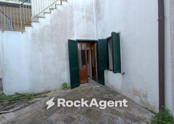 Cortile interno - Stabile - Palazzo corso Umberto, 77, Trepuzzi - foto 16