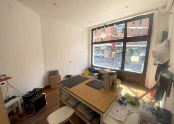 Interno non residenziale - Negozio via Montefiorino, Bologna (zona Costa Saragozza) - foto 4