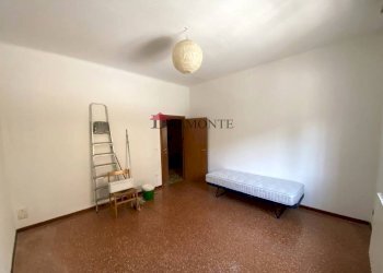 Camera da letto - Trilocale via Andrea da Faenza, Bologna (zona Bolognina) - foto 10