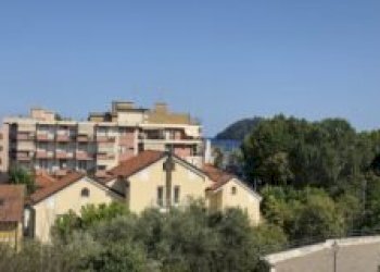 Four-room apartment Albenga - photo 1