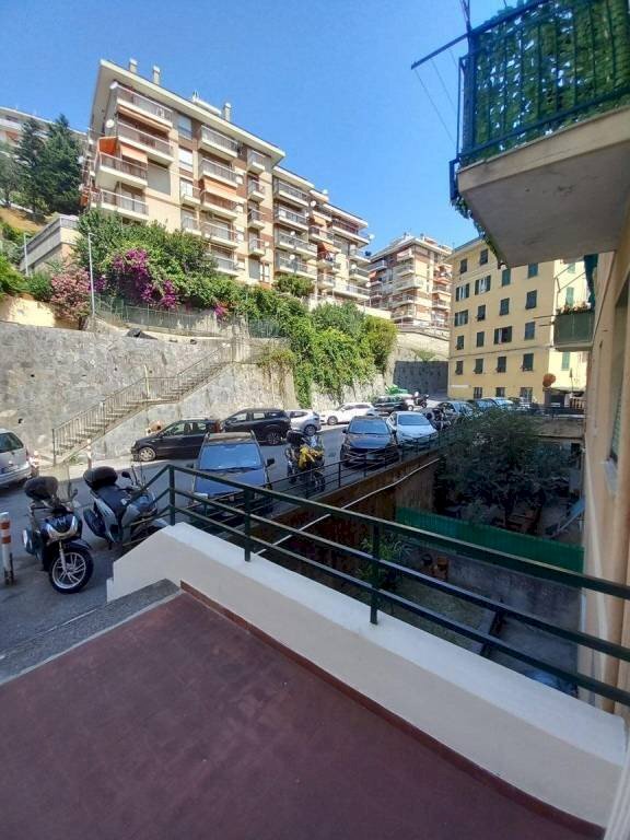 Three-room apartment Genova (neighborhood Sampierdarena) - photo 2