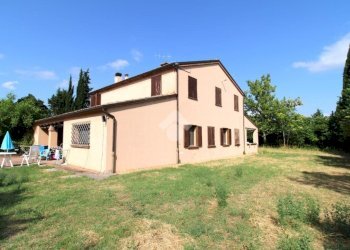 Villa Via Compagnia, Roncofreddo - foto 1