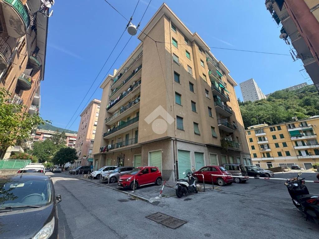Bilocale Salita Brasile, Genova (zona Bolzaneto) - foto 1