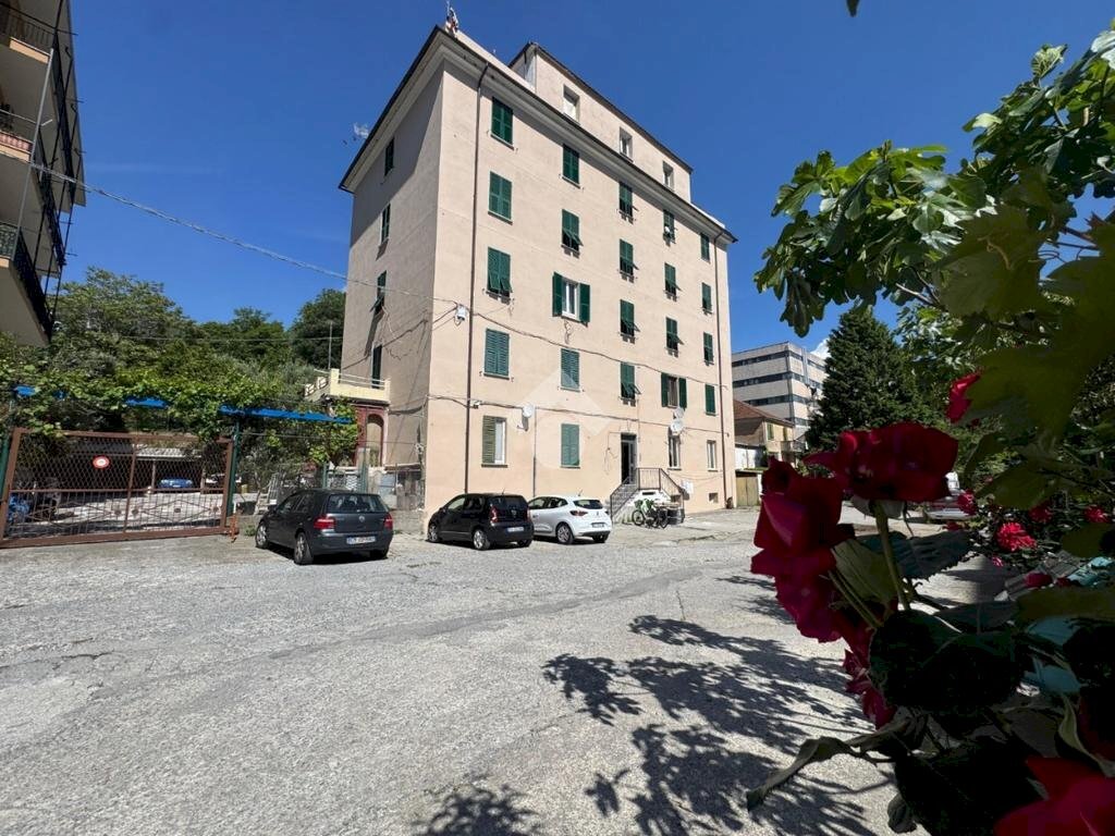Appartamento Via Inferiore Rocca dei Corvi, Genova (zona Bolzaneto) - foto 1