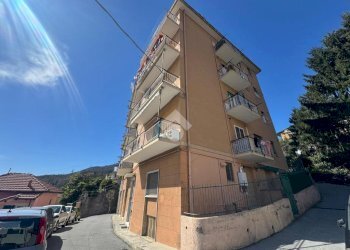 Trilocale Salita Inferiore di Murta, Genova (zona Bolzaneto) - foto 1