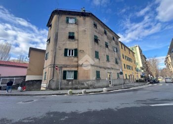 Trilocale Via giro del vento, Genova (zona Bolzaneto) - foto 1