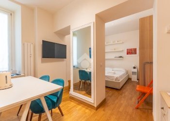 One-room apartment Largo Claudio Treves, Milano - photo 1