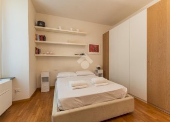 One-room apartment Largo Claudio Treves, Milano - photo 11