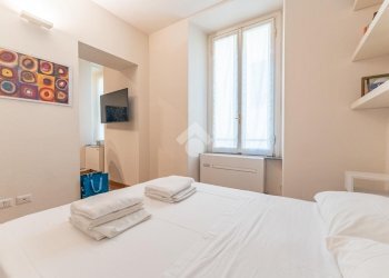 One-room apartment Largo Claudio Treves, Milano - photo 12