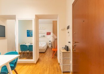 One-room apartment Largo Claudio Treves, Milano - photo 21