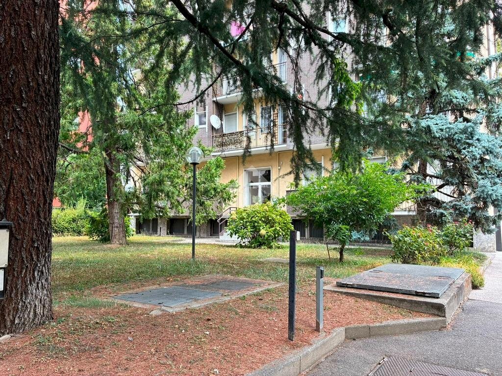 Three-room apartment Via Lanfranco della Pila, Milano (neighborhood Niguarda) - photo 1