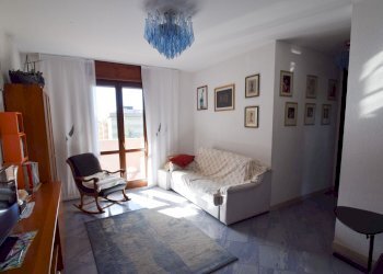 Four-room apartment Via Calamandrei, Genova (neighborhood Voltri) - photo 2