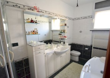 Four-room apartment Via Calamandrei, Genova (neighborhood Voltri) - photo 42