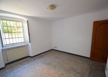 Four-room apartment Via Calamandrei 41, Genova (neighborhood Voltri) - photo 13
