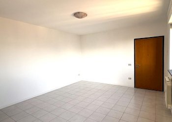 Three-room apartment Via Emma Gramatica, Parma (neighborhood Paradigna) - photo 5