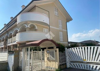 Two-room apartment Via montale, Arluno - photo 1